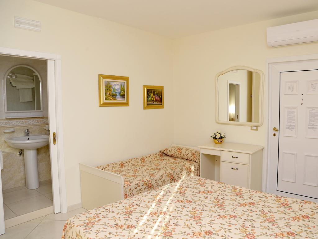 L'Airone Hotel Margherita di Savoia Kültér fotó
